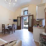 Casale Le Noci 아파트 *
